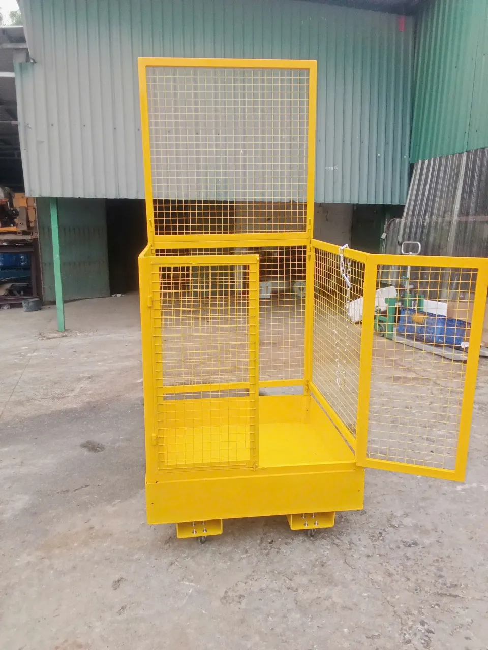 Lồng nâng 300kg có cửa 1x1m