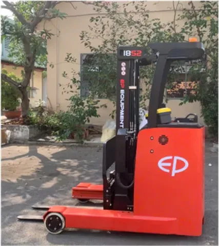 Xe nâng điện đứng lái 1800kg