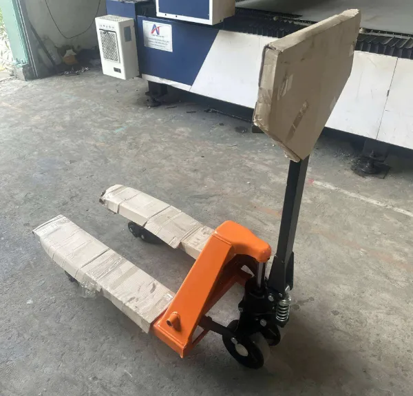 Xe nâng tay càng ngắn 800*540
