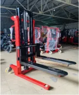 Xe nâng tay cao 2.5m